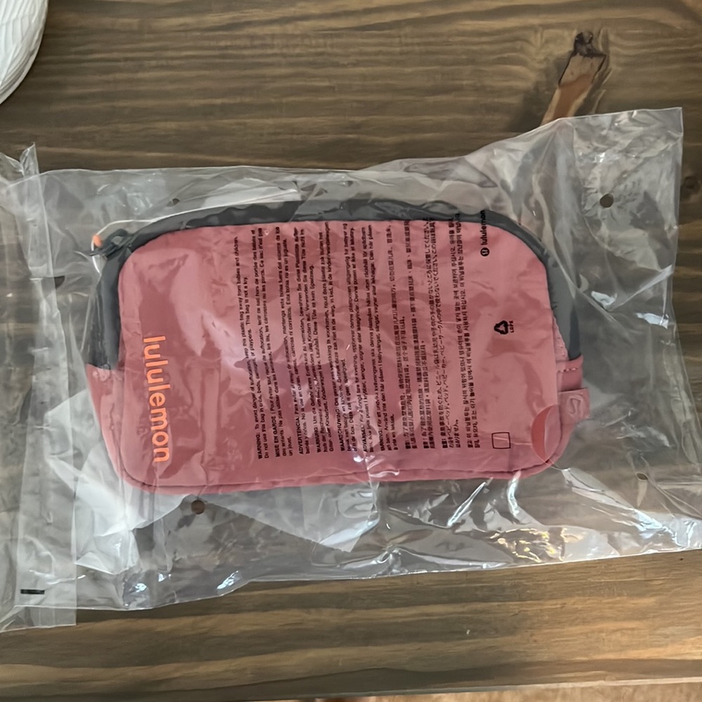 Lululemon Mini Belt Bag in Brier Rose - Picture 7 of 7